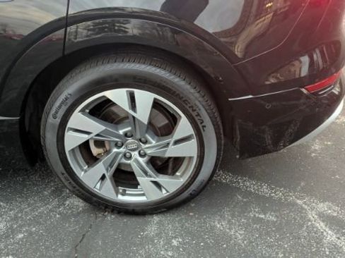 Used 2021 Audi e-tron Prestige image 10