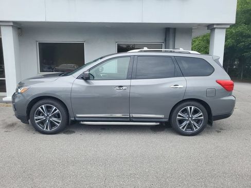 Used 2018 Nissan Pathfinder Platinum w/ Cargo Package AWD/4WD image 12
