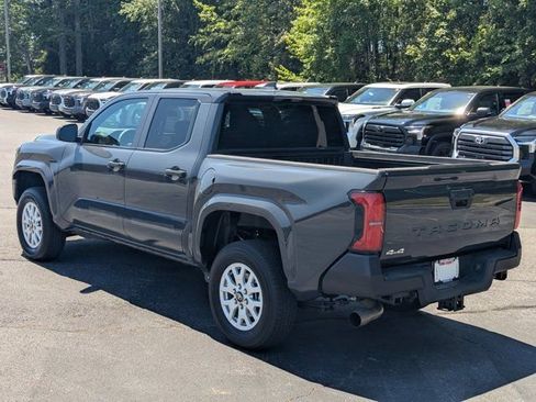 Used 2025 Toyota Tacoma SR AWD/4WD image 5