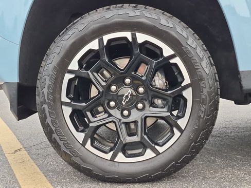 Used 2026 Chevrolet Colorado Z71 w/ Technology Package AWD/4WD image 6