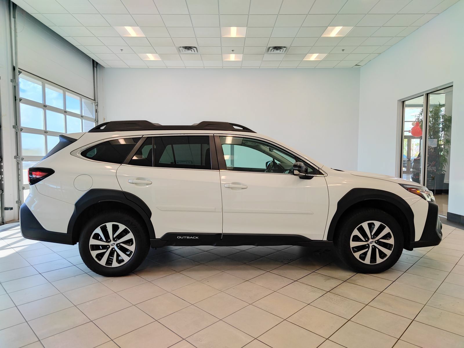 Used 2024 Subaru Outback Premium AWD/4WD image 2
