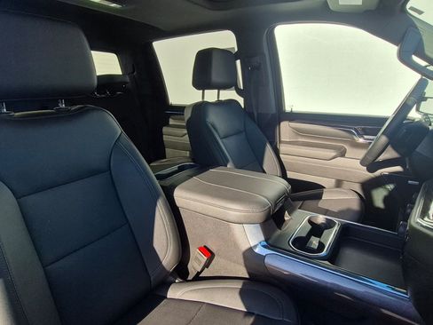 Used 2024 Chevrolet Silverado 3500 LTZ w/ LTZ Plus Package image 4