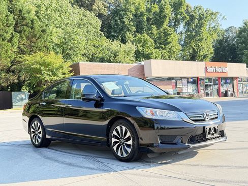 Used 2015 Honda Accord Touring image 3