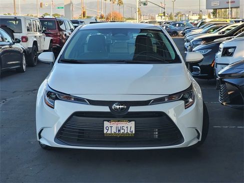Used 2023 Toyota Corolla LE image 2