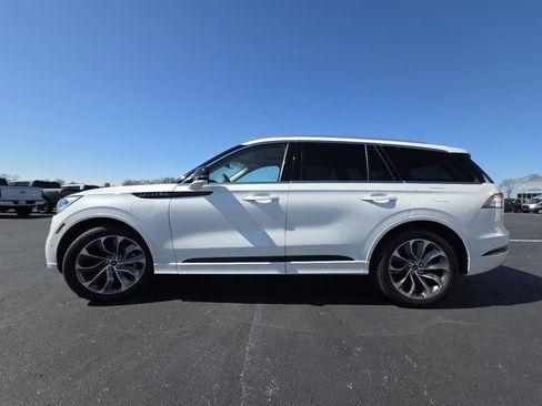 Used 2023 Lincoln Aviator Grand Touring w/ Equipment Group 301A AWD/4WD image 15