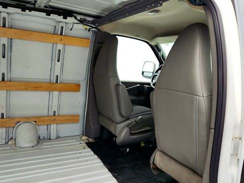 Used 2018 Chevrolet Express 2500 w/ Driver Convenience Package image 24