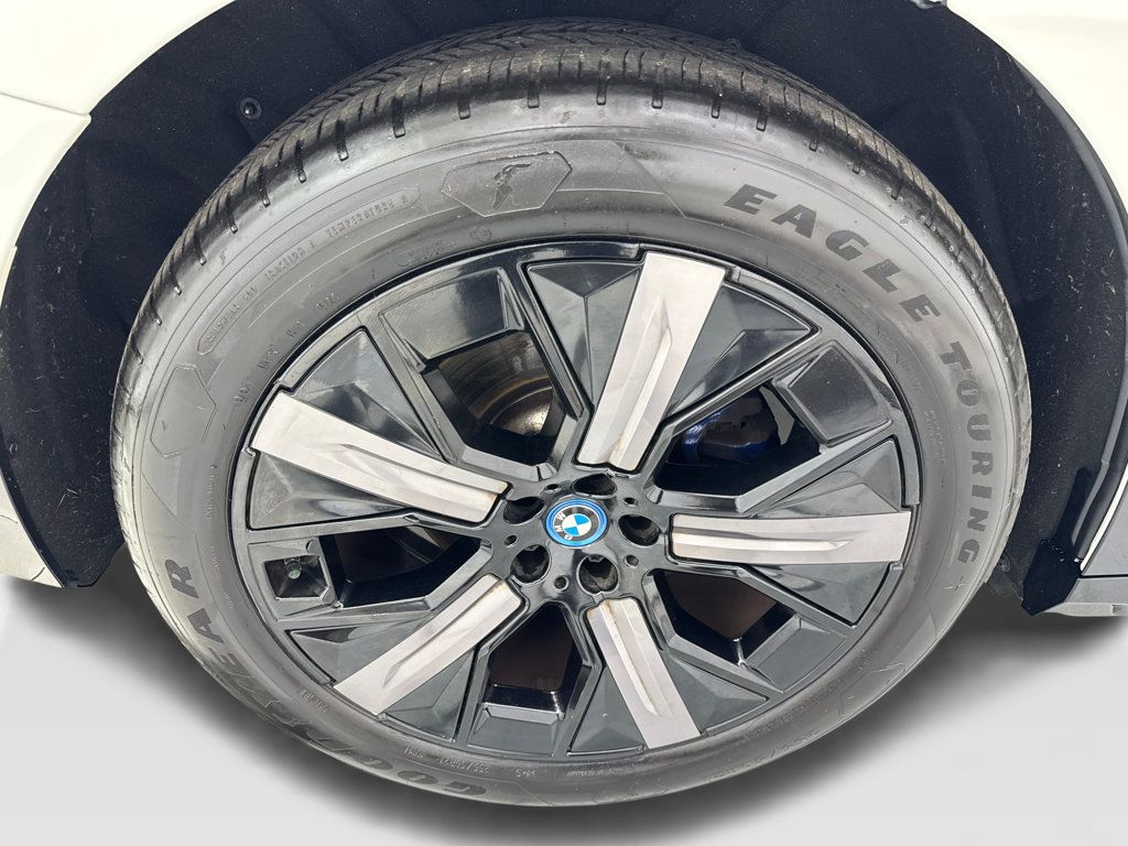 Used 2024 BMW iX xDrive50 w/ Premium Package AWD/4WD image 81