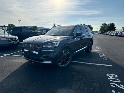 Used 2023 Lincoln Aviator Reserve w/ Equipment Group 201A AWD/4WD image 1