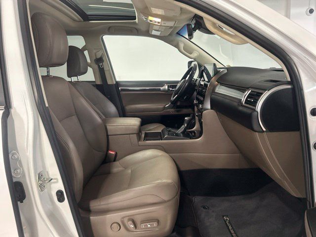 Used 2023 Lexus GX 460 Premium w/ Accessory Package AWD/4WD image 24