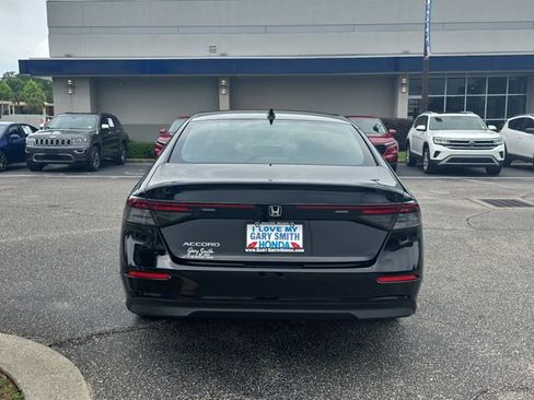 Used 2025 Honda Accord SE image 5