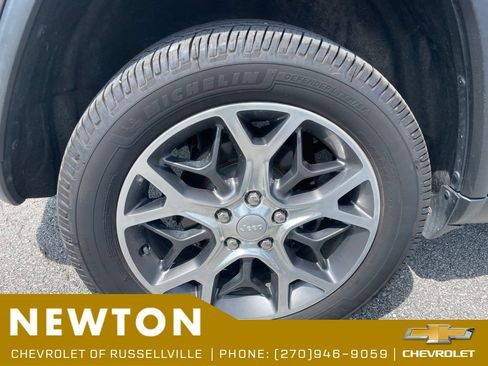 Used 2019 Jeep Grand Cherokee Limited AWD/4WD image 20