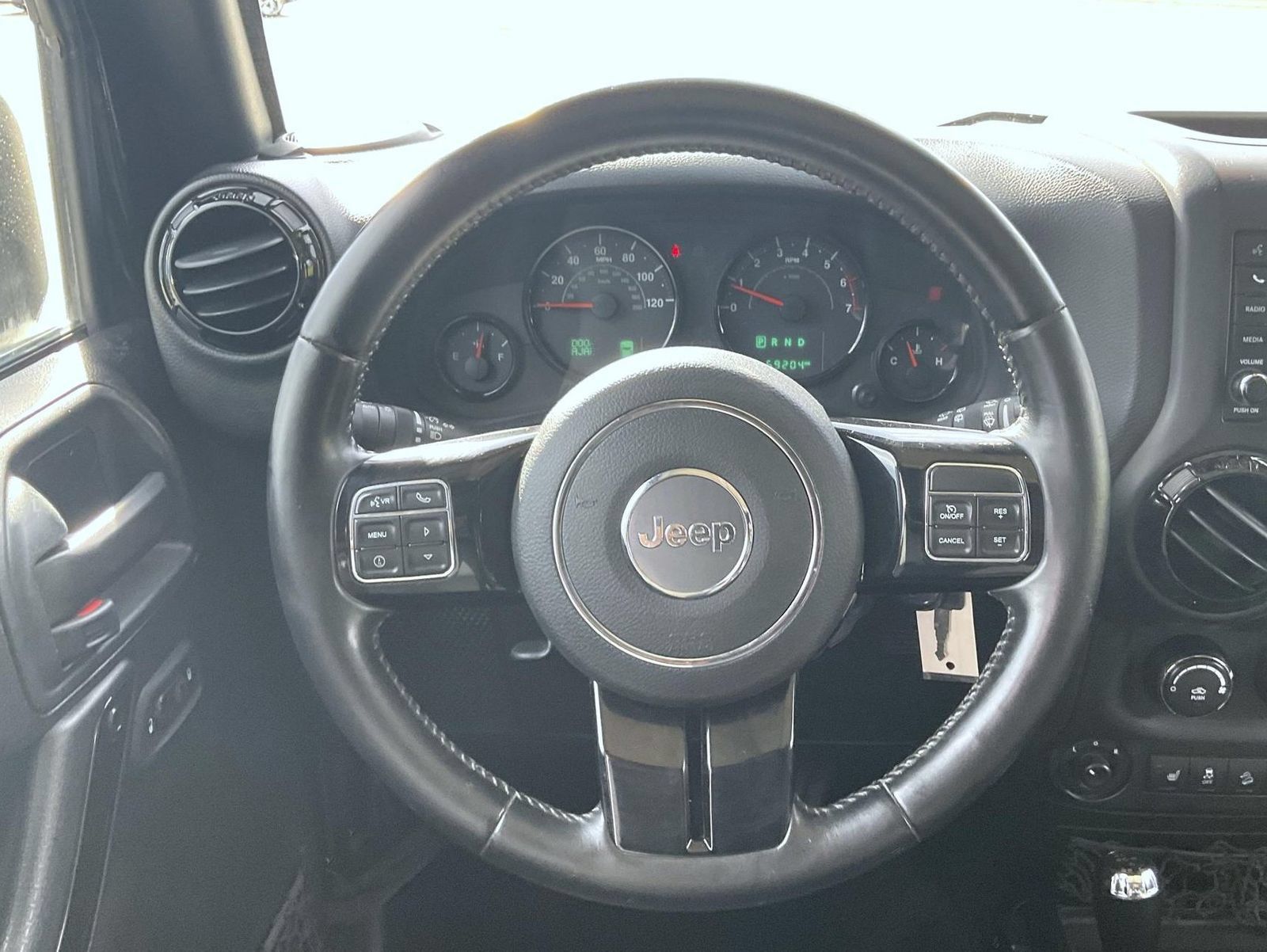 Used 2017 Jeep Wrangler Unlimited Sahara AWD/4WD image 13