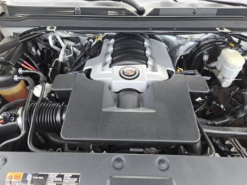 Used 2015 Cadillac Escalade Luxury AWD/4WD image 31
