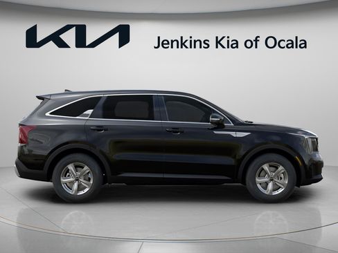New 2026 Kia Sorento LX FWD image 2