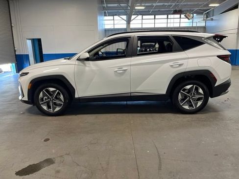 Used 2025 Hyundai Tucson SEL FWD image 6