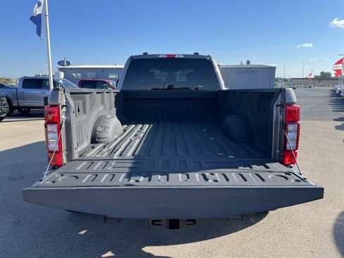 Used 2022 Ford F350 XLT w/ FX4 Off-Road Package image 31