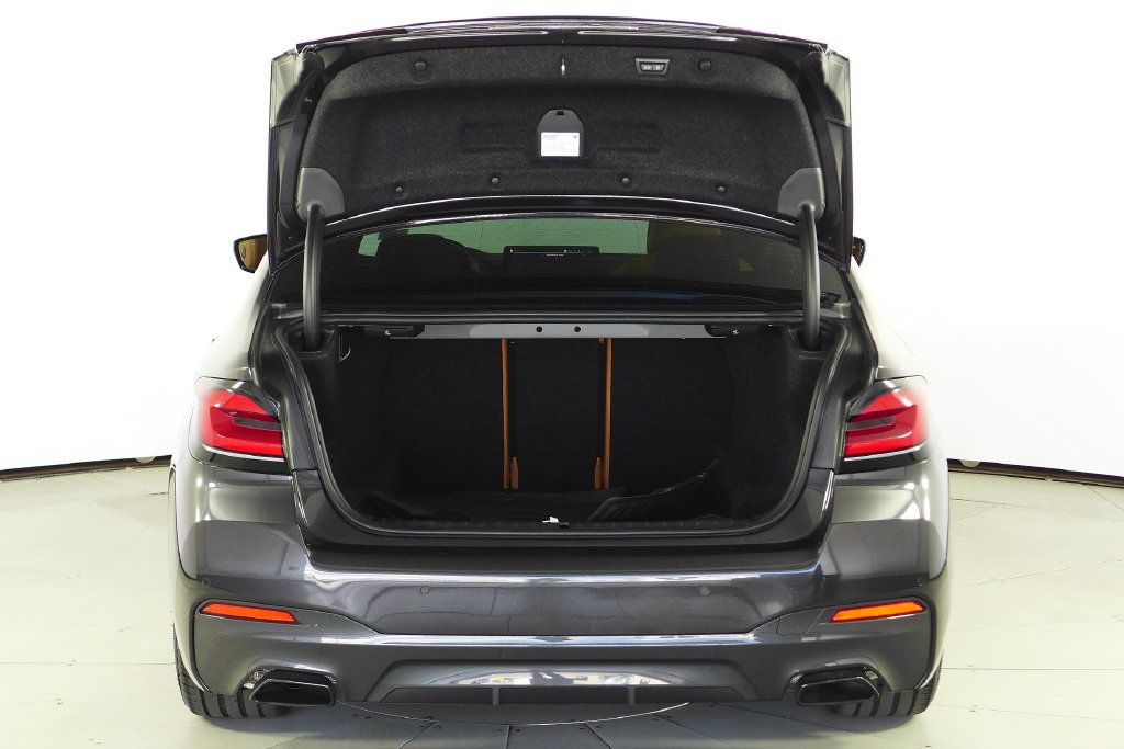 Used 2023 BMW 540i w/ M Sport Package RWD image 10