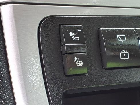 Used 2011 GMC Acadia SLE image 7