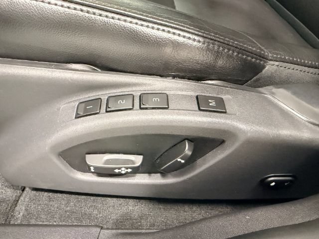 Used 2015 Volvo XC60 T6 Platinum FWD image 29