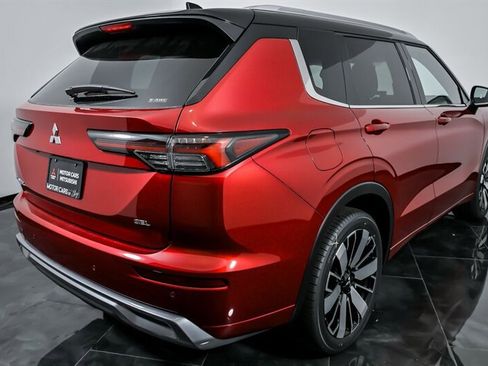 New 2025 Mitsubishi Outlander SEL image 8