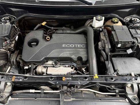 Used 2018 Chevrolet Equinox LS FWD image 29