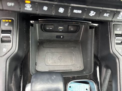 Certified 2021 Kia Telluride SX w/ SX Prestige Package image 46