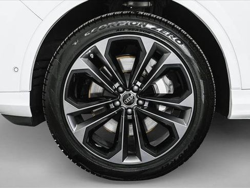 Certified 2025 Audi Q7 3.0T Premium Plus w/ Premium Plus Package image 26