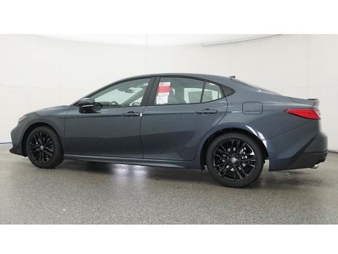Used 2026 Toyota Camry SE FWD image 20