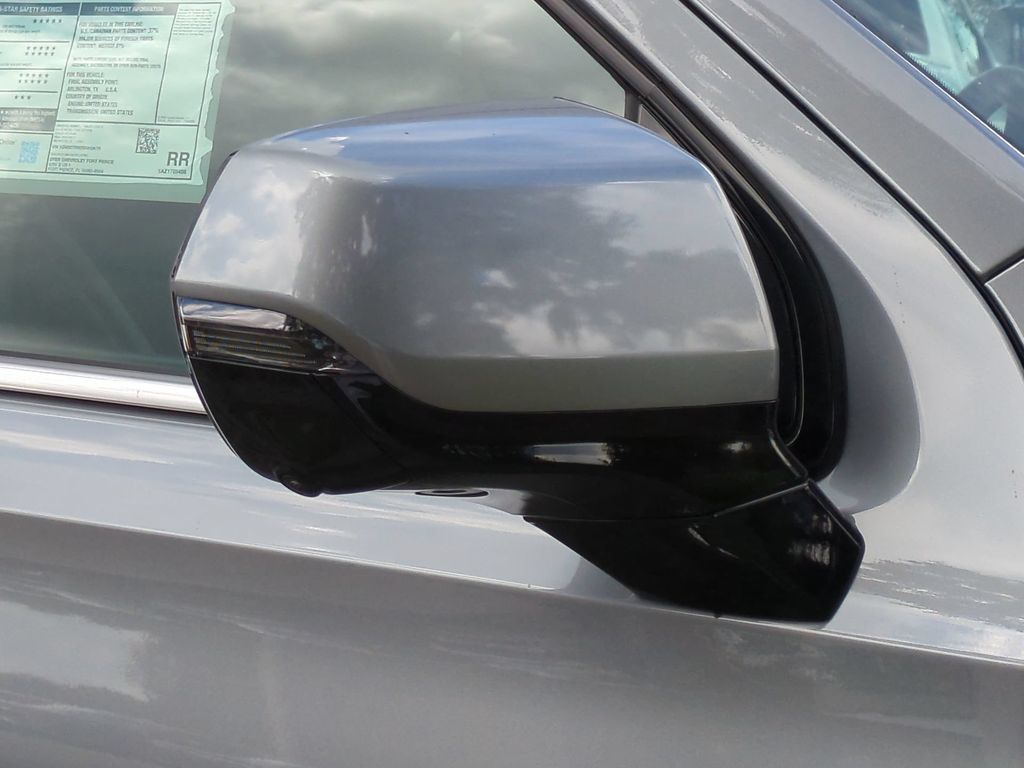 Used 2025 Chevrolet Tahoe High Country RWD image 12