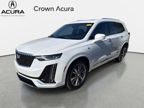 Used 2023 Cadillac XT6 Premium Luxury FWD image 2