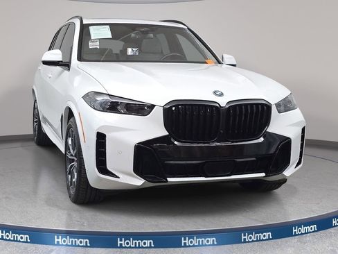 Used 2024 BMW X5 xDrive50e w/ M Sport Package AWD/4WD image 3
