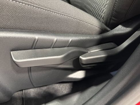 New 2026 Chevrolet Equinox LT w/ LPO, Floor Liner Package FWD image 29