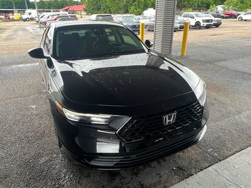 Used 2024 Honda Accord EX-L image 1