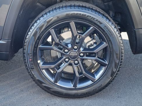 New 2025 Jeep Grand Cherokee L Limited image 10