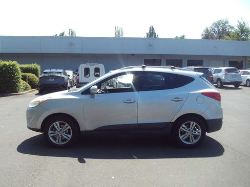 Used 2013 Hyundai Tucson GLS AWD/4WD image 2
