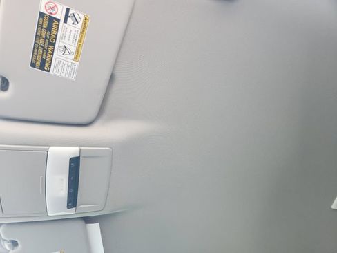 Used 2024 Nissan Rogue S FWD image 22