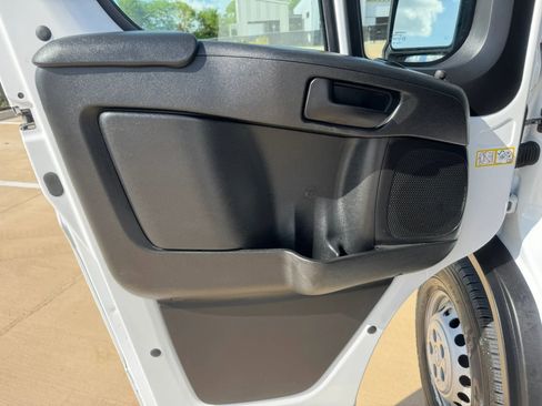 Used 2025 RAM ProMaster 2500 w/ Convenience Group image 25