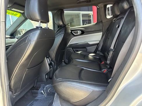 Used 2025 Jeep Compass Limited AWD/4WD image 17