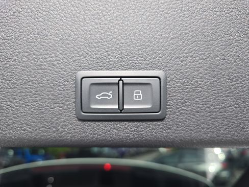 Used 2022 Audi e-tron S Prestige AWD/4WD image 13