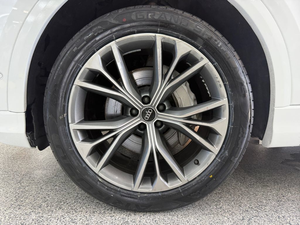 Used 2021 Audi Q8 Premium Plus w/ Premium Plus Package AWD/4WD image 44