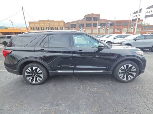 Used 2026 Ford Explorer Platinum w/ LUX Leather Package AWD/4WD image 8