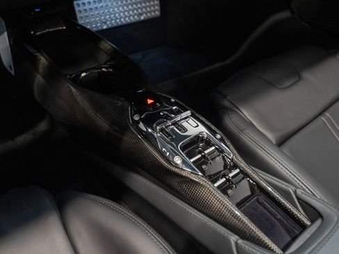 Used 2025 Ferrari SF90 Spider AWD/4WD image 18