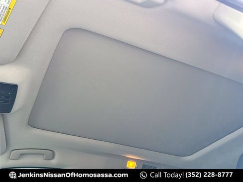 Certified 2022 Nissan Pathfinder SL w/ SL Premium Package FWD image 34