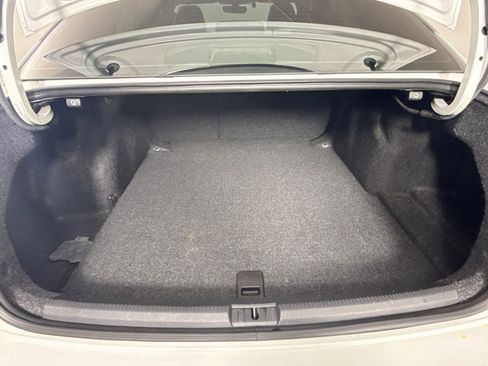 Used 2018 Volkswagen Passat 2.0T SE FWD image 33