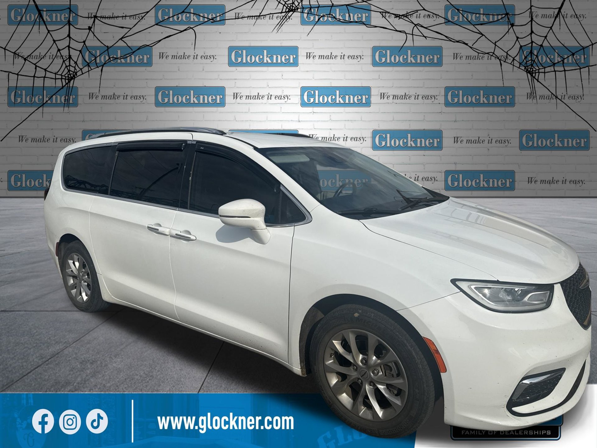 Used 2021 Chrysler Pacifica Touring-L FWD image 5