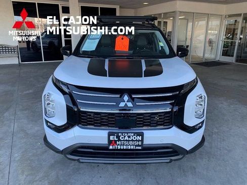 Used 2025 Mitsubishi Outlander AWD image 10