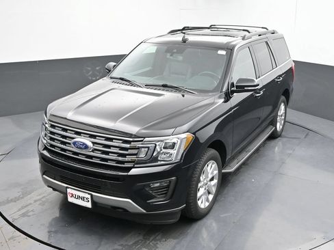 Used 2020 Ford Expedition XLT w/ Equipment Group 202A AWD/4WD image 24
