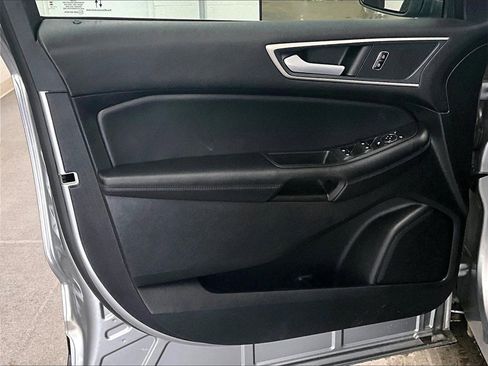 Used 2023 Ford Edge SEL image 9