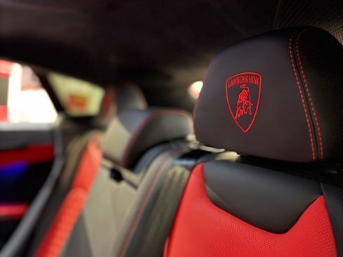 Used 2022 Lamborghini Urus image 26