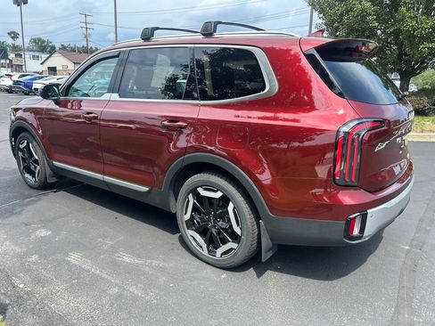 Certified 2024 Kia Telluride EX w/ EX Captain's Chair Package AWD/4WD image 4